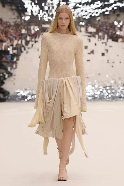 Look 3